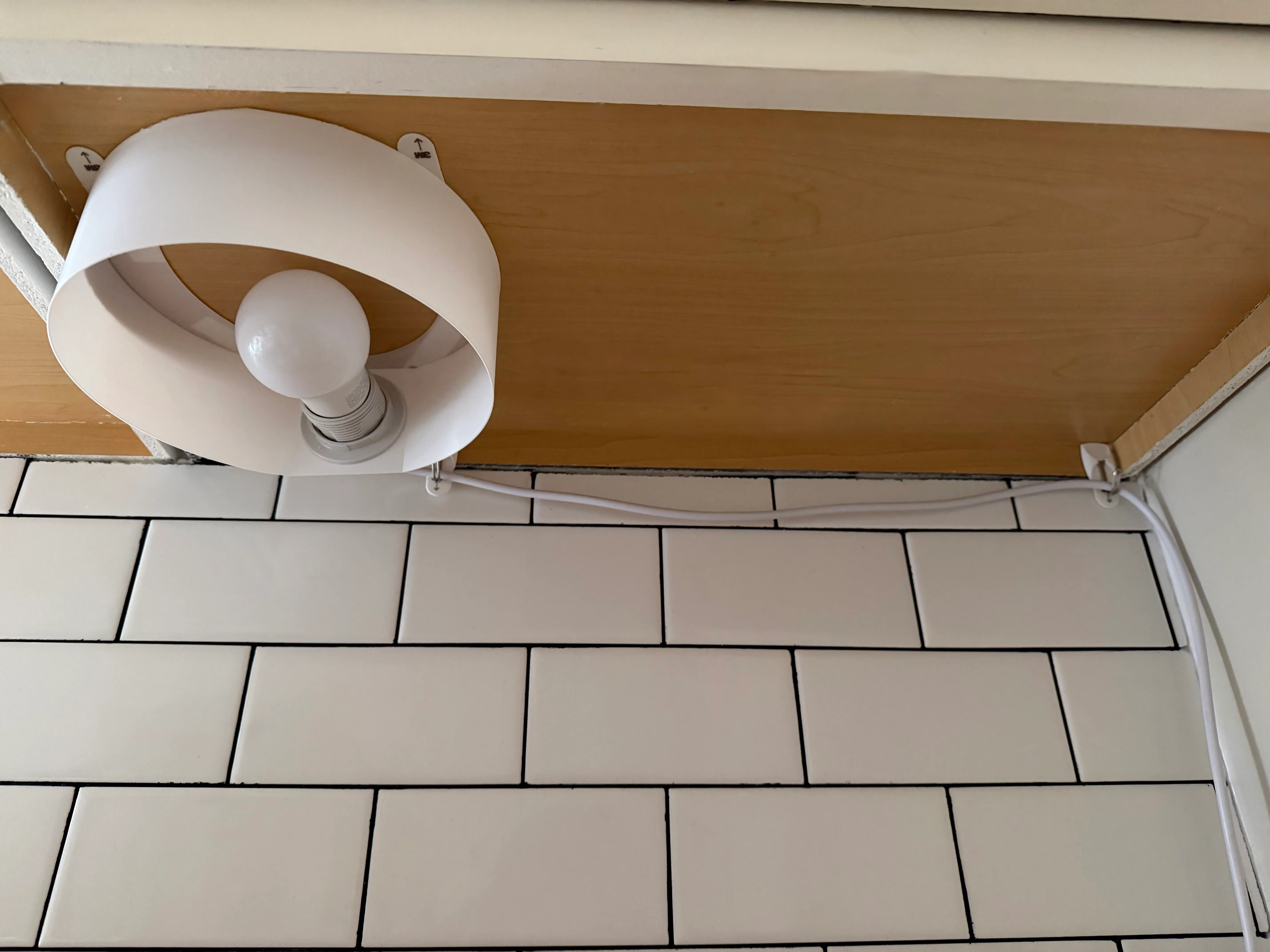 Cabinet lamp under side