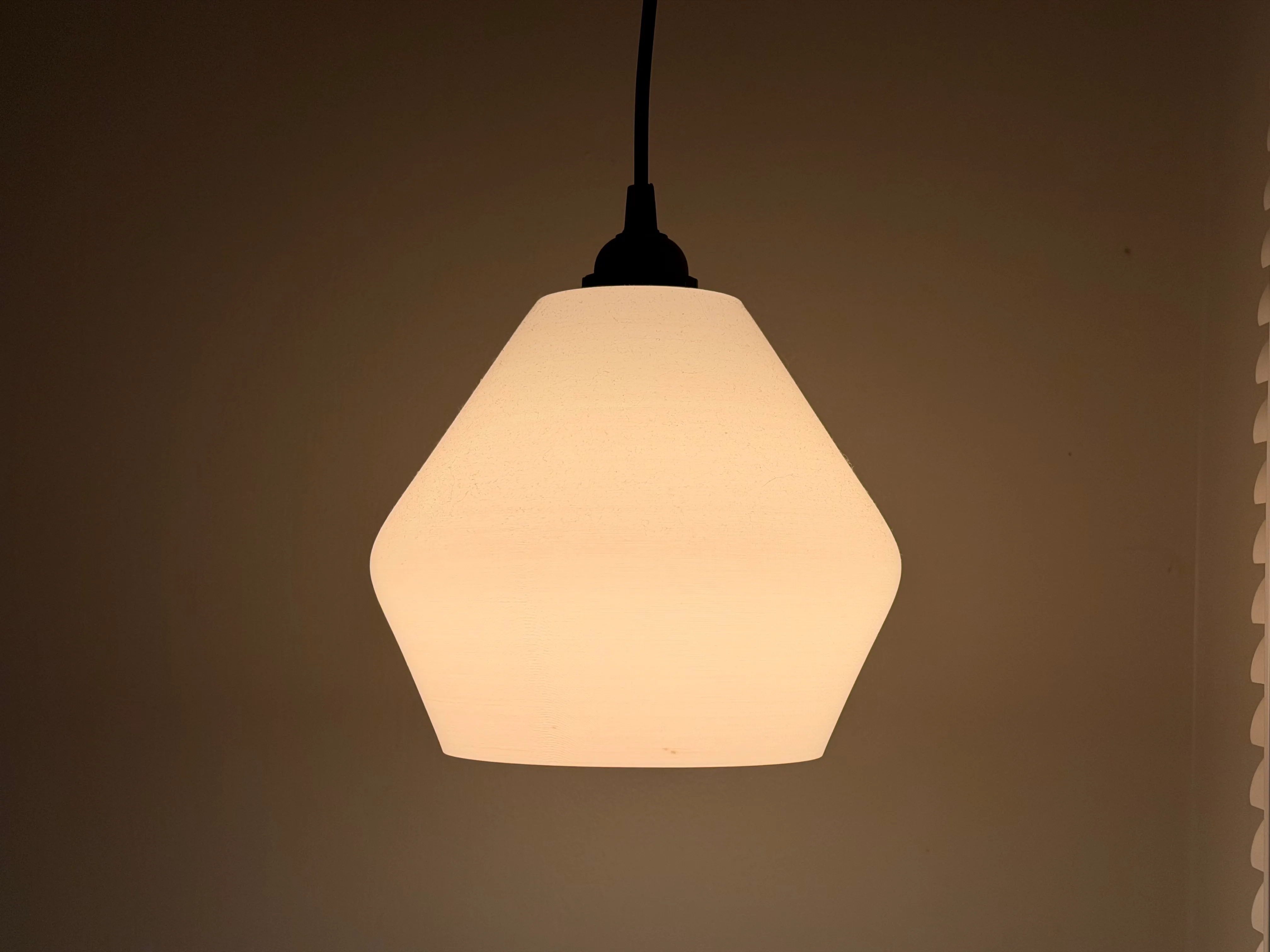 Pendant lamp hanging
